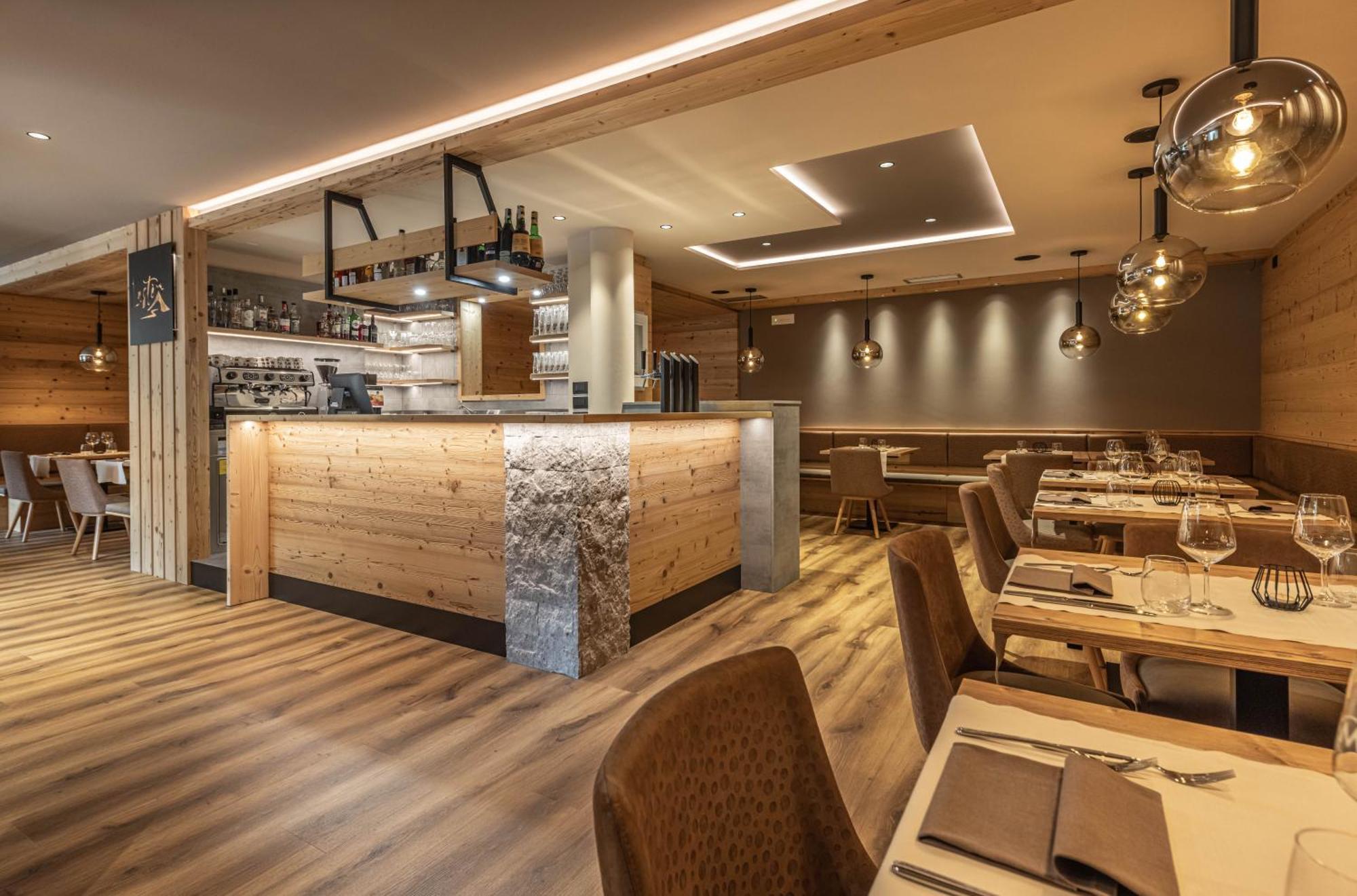 Hotel Laste' Caldes Ngoại thất bức ảnh