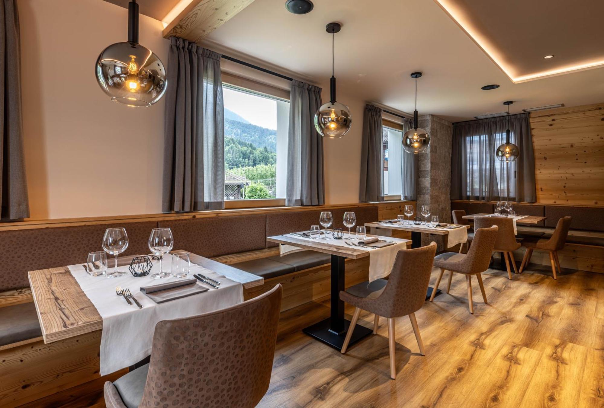 Hotel Laste' Caldes Ngoại thất bức ảnh