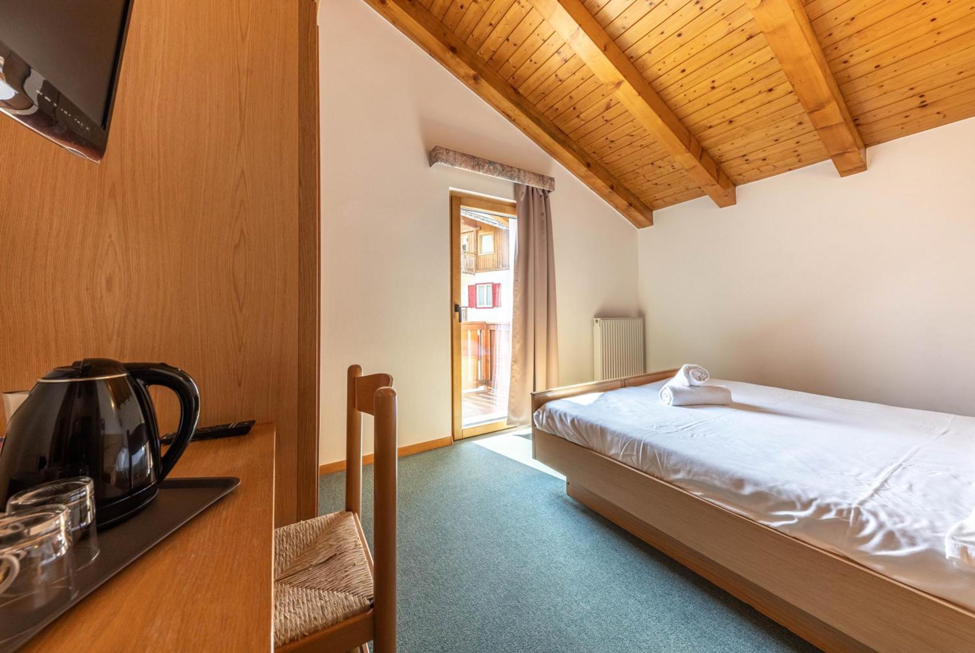 Hotel Laste' Caldes Ngoại thất bức ảnh
