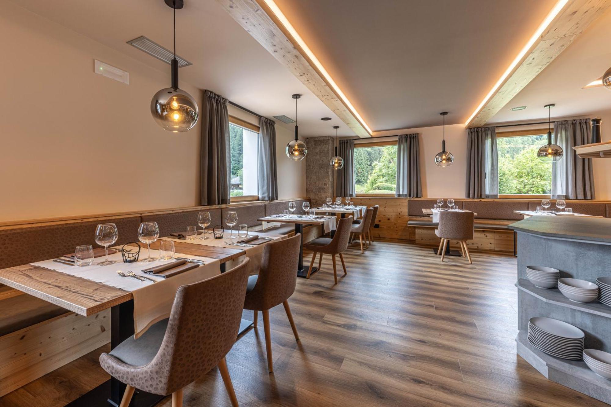 Hotel Laste' Caldes Ngoại thất bức ảnh