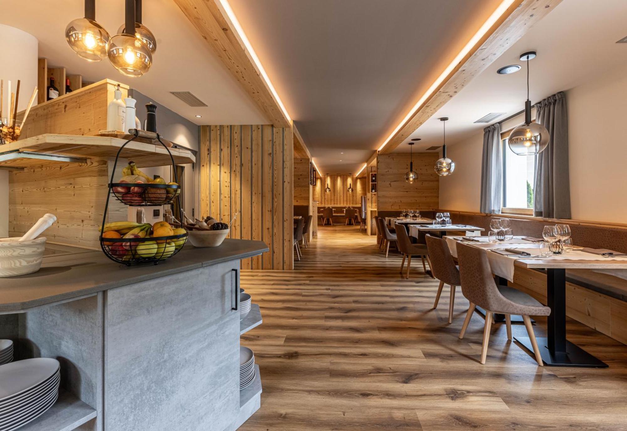 Hotel Laste' Caldes Ngoại thất bức ảnh