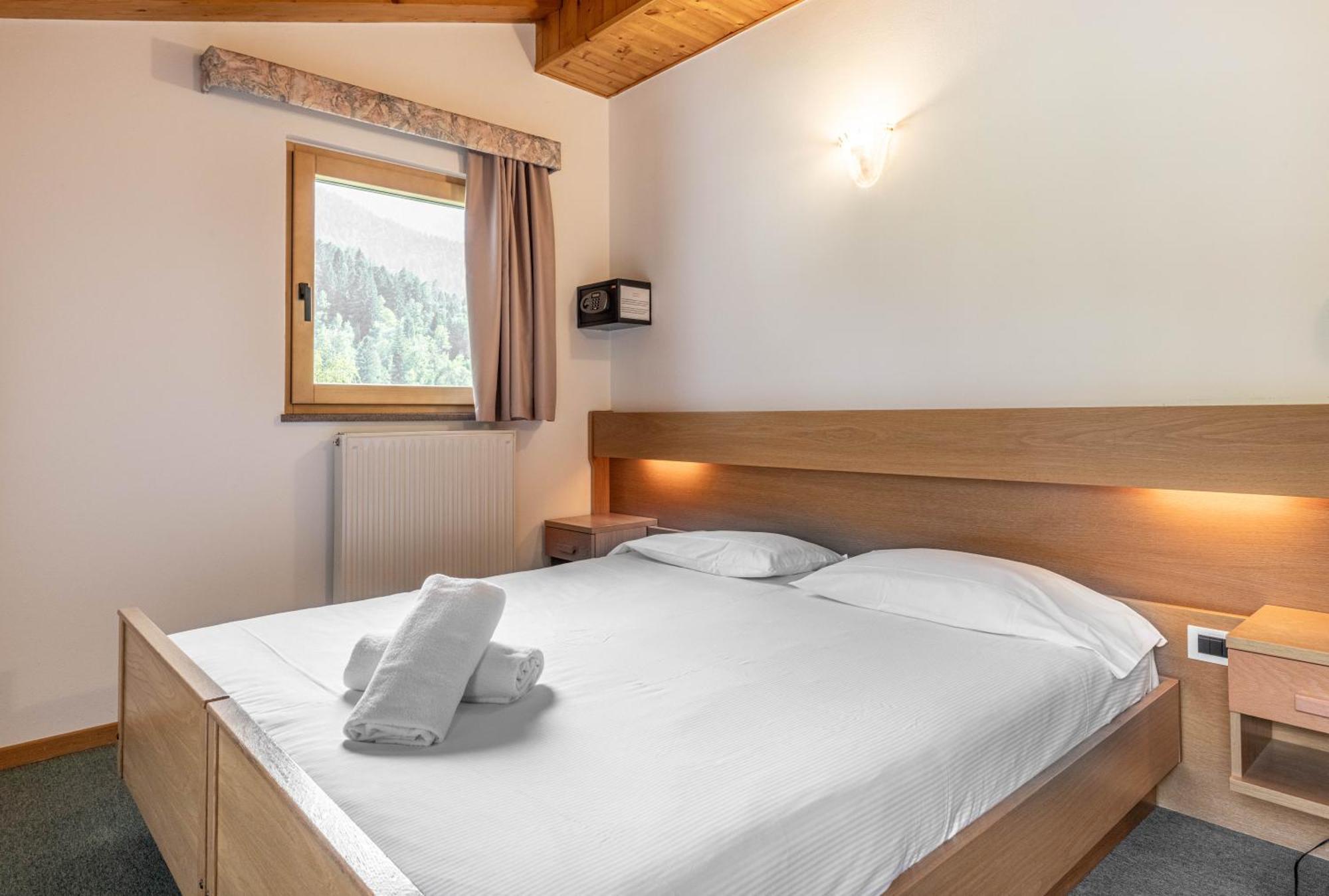Hotel Laste' Caldes Ngoại thất bức ảnh