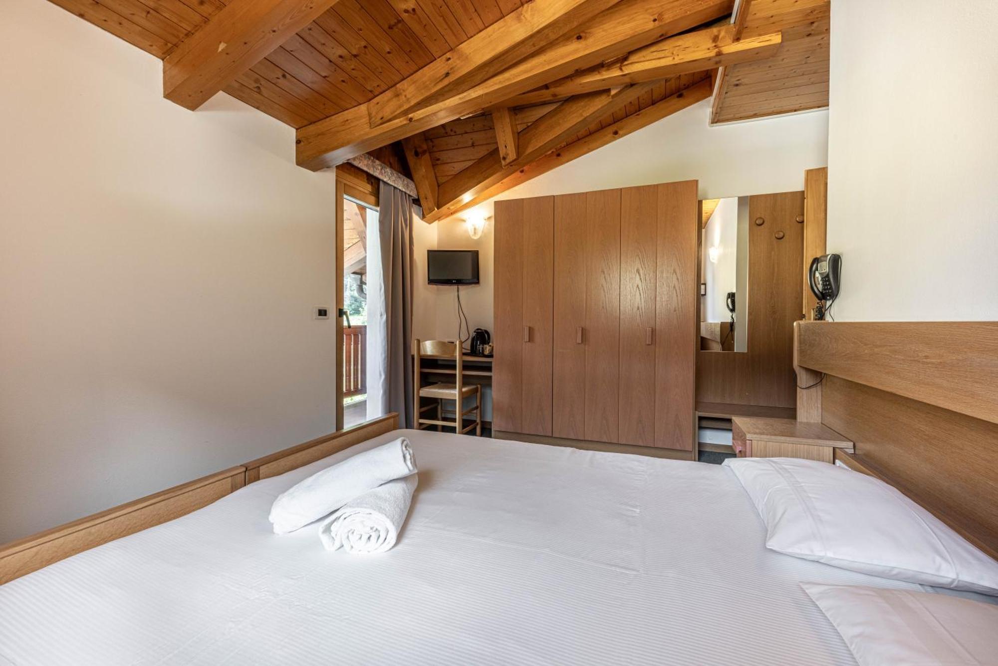 Hotel Laste' Caldes Ngoại thất bức ảnh