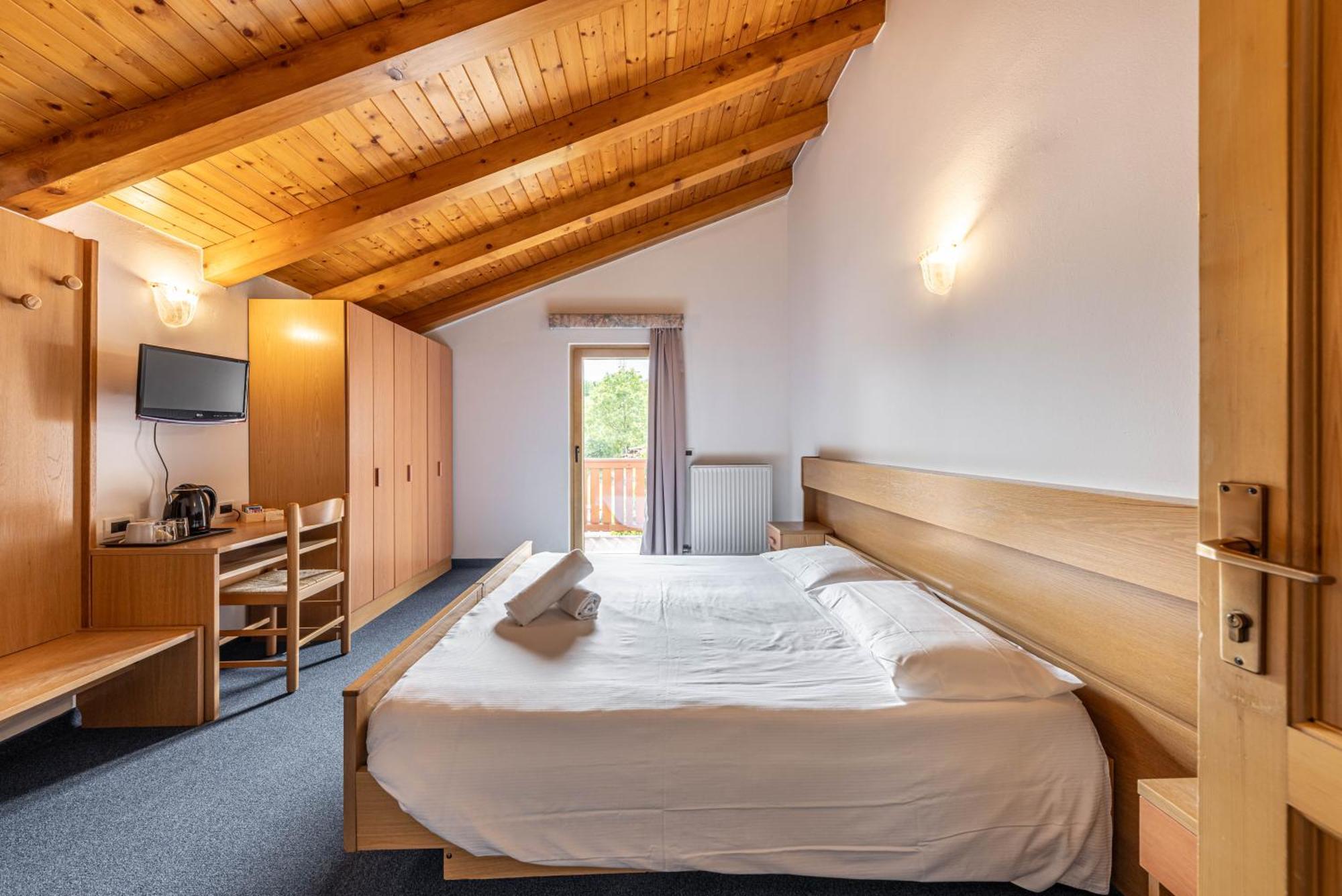 Hotel Laste' Caldes Ngoại thất bức ảnh