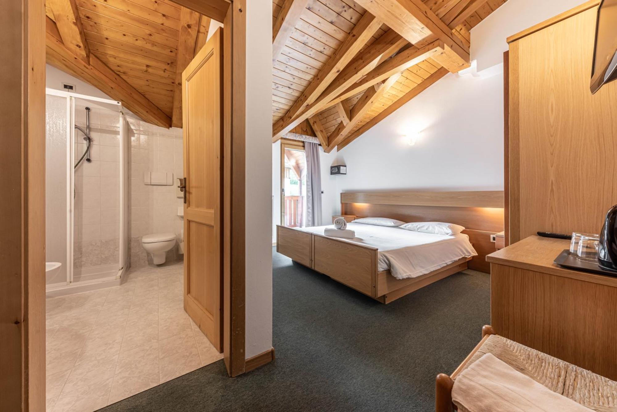 Hotel Laste' Caldes Ngoại thất bức ảnh
