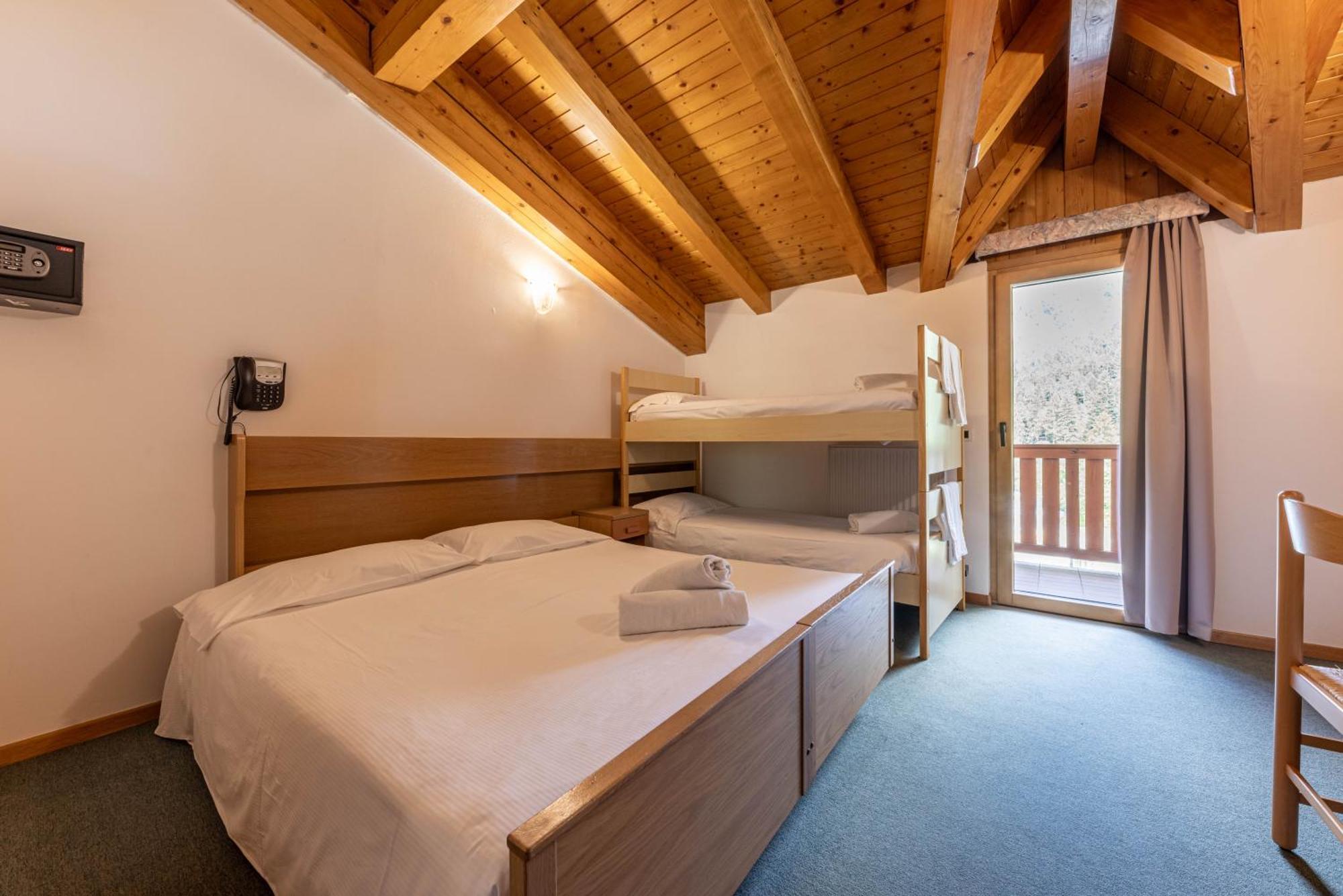 Hotel Laste' Caldes Ngoại thất bức ảnh